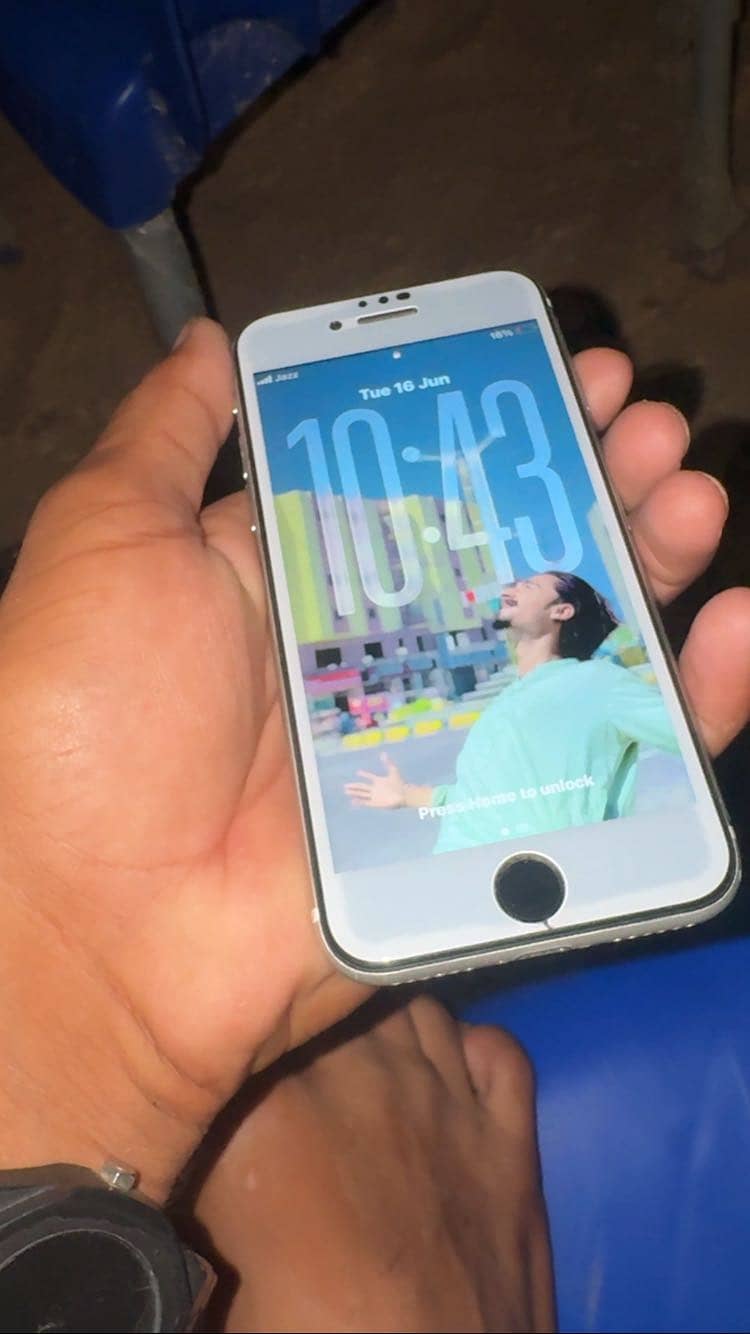 Apple iPhone SE 8