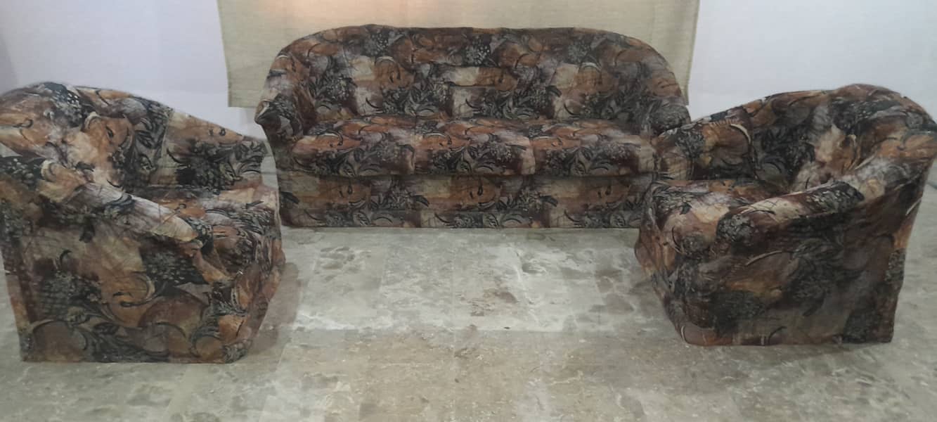 USED SOFA SET 1