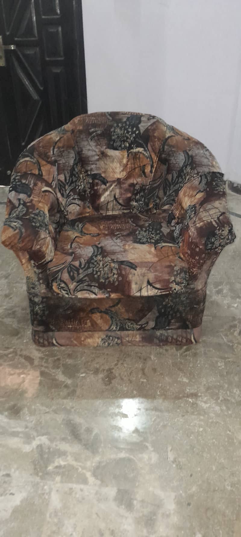 USED SOFA SET 3