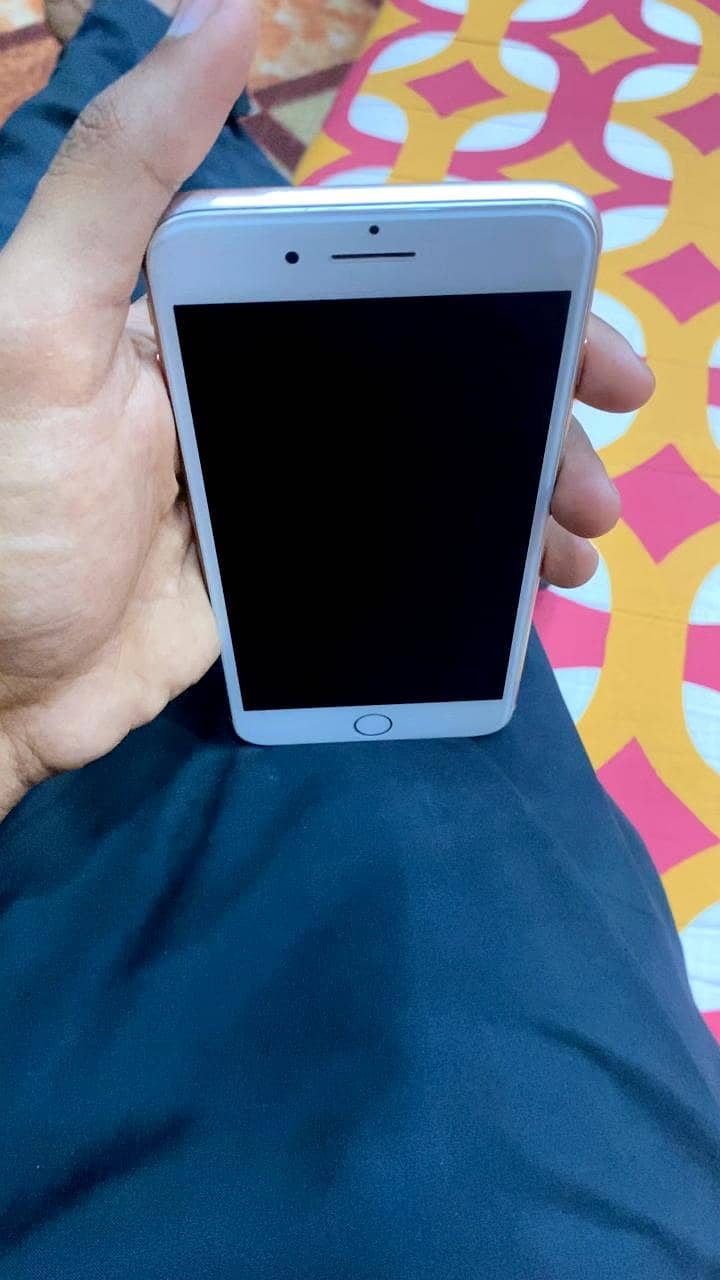 Apple iPhone 8 Plus 7