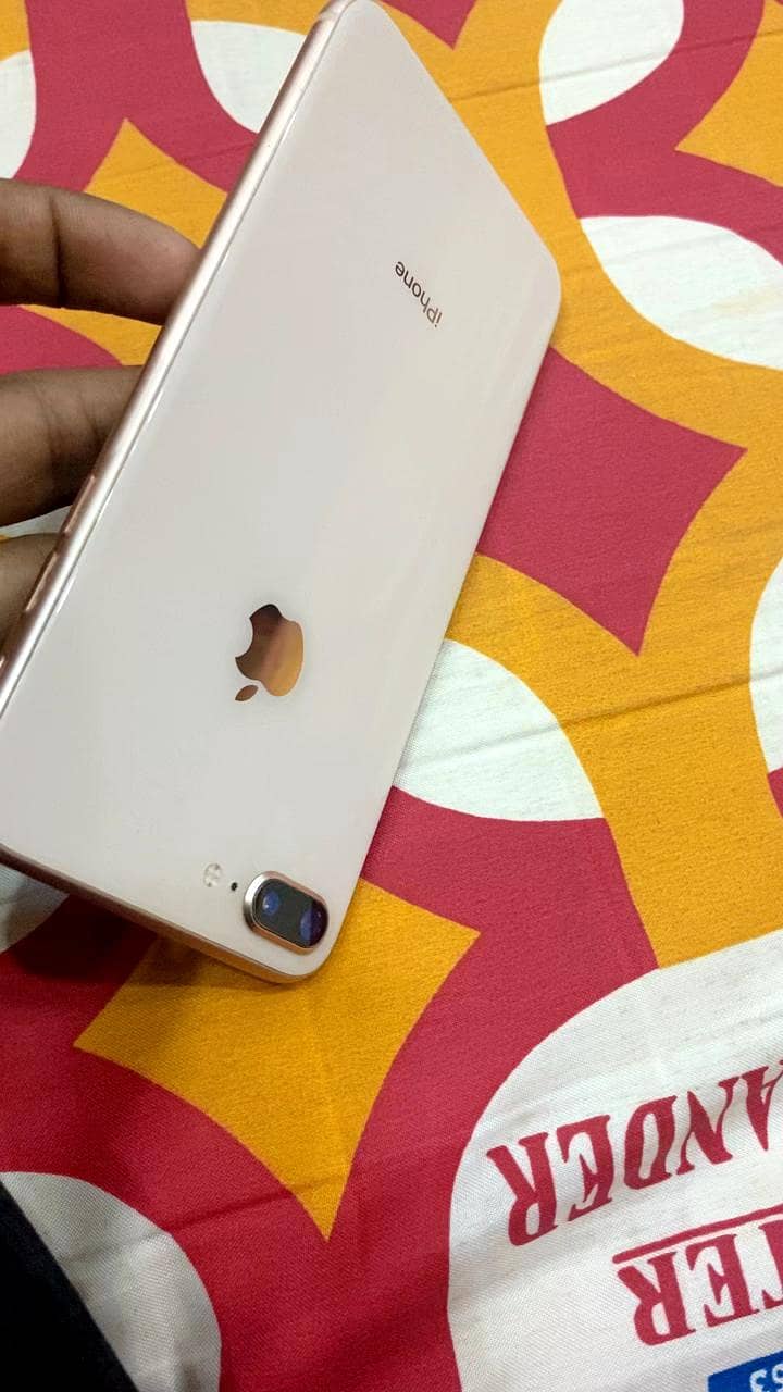 Apple iPhone 8 Plus 10