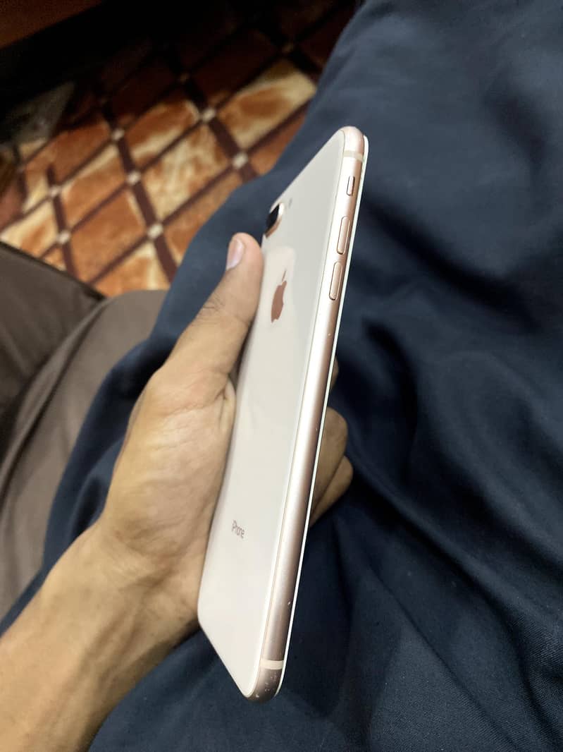 Apple iPhone 8 Plus 15