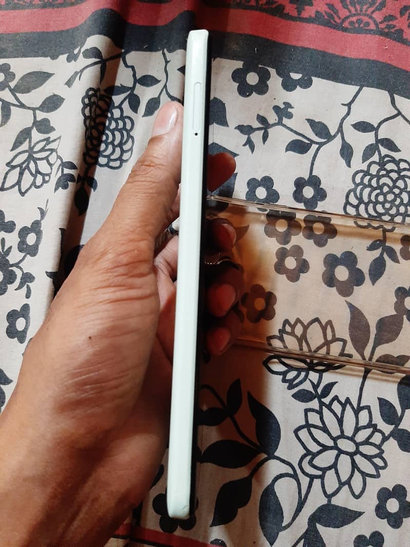 Redmi A2+ 4