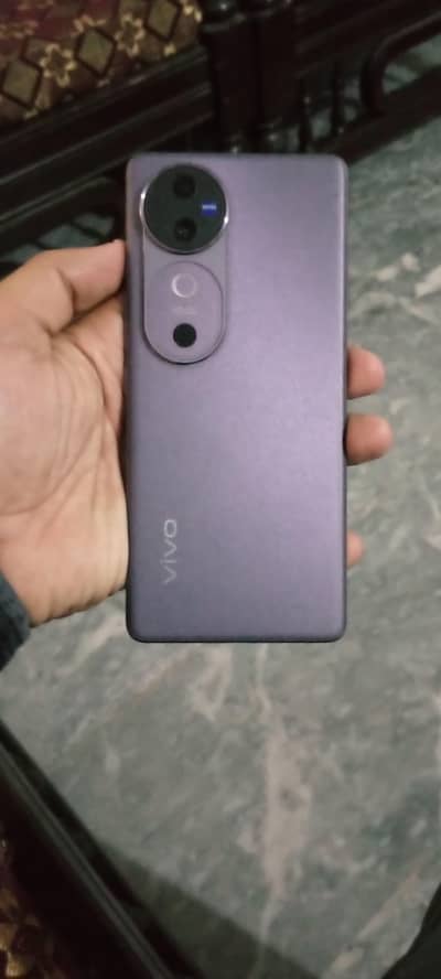 Vivo V40