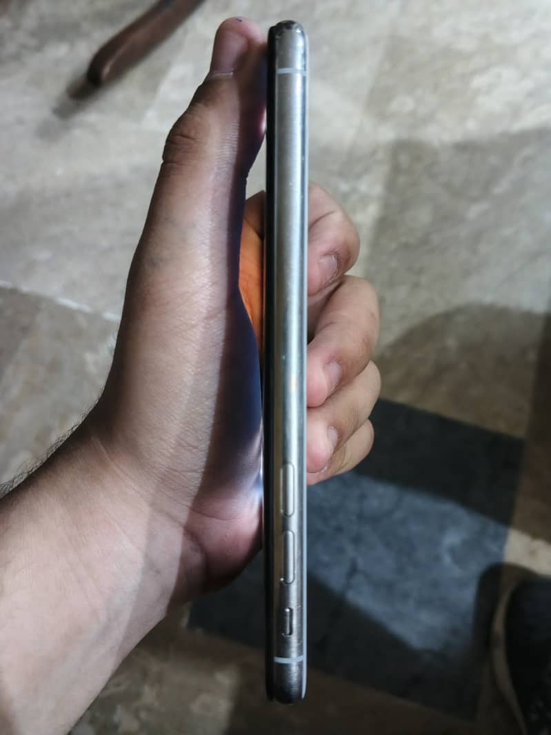 Apple iPhone X 0