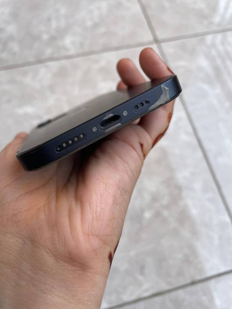 Apple iPhone 12 2