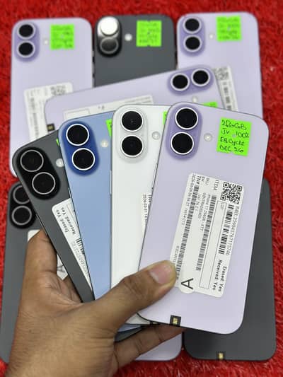 Apple iPhone 17 256GB Factory Lock Water Pack In Warranty