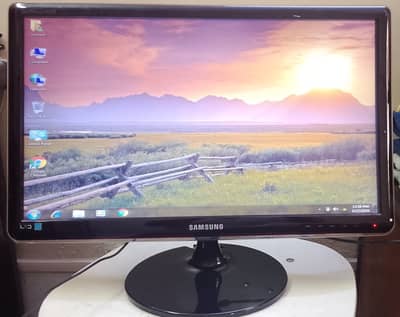 Samsung 24 inch wide led for sell
