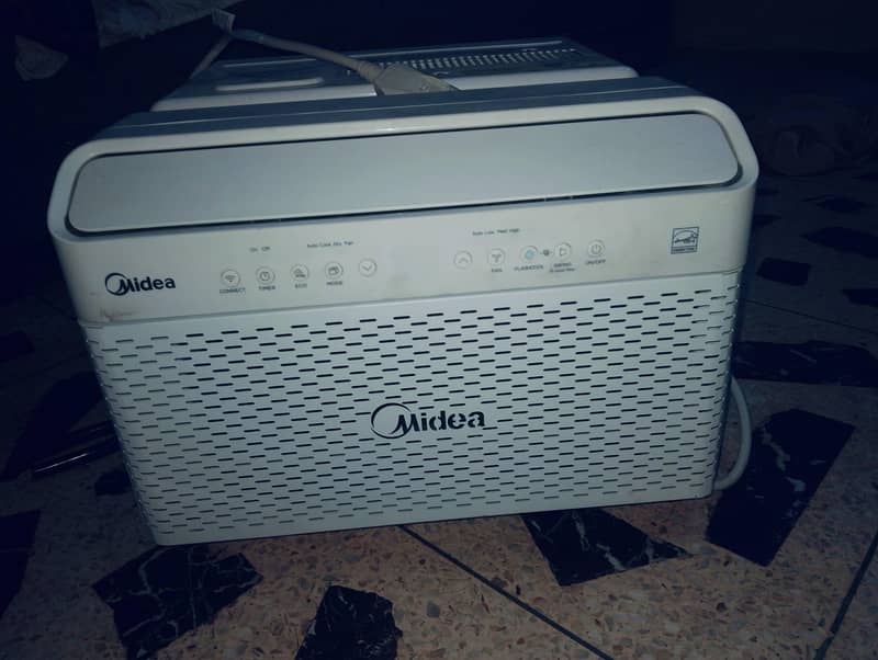 window AC 0