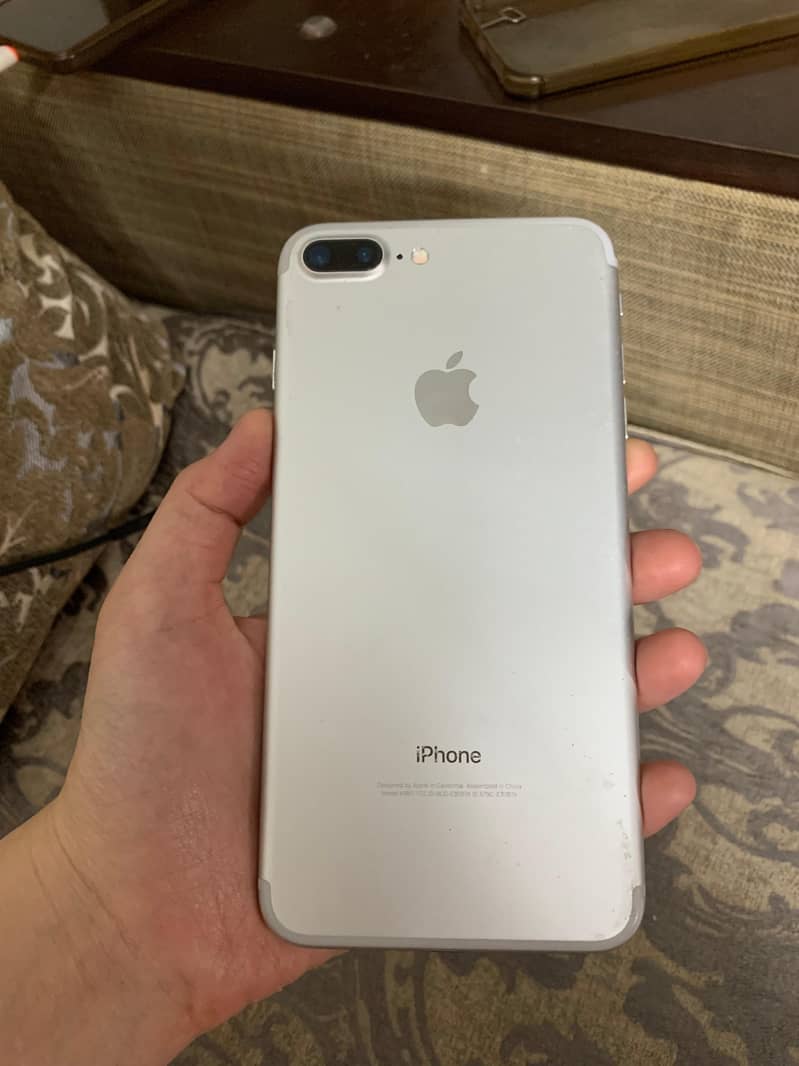 Apple iPhone 7 Plus 2