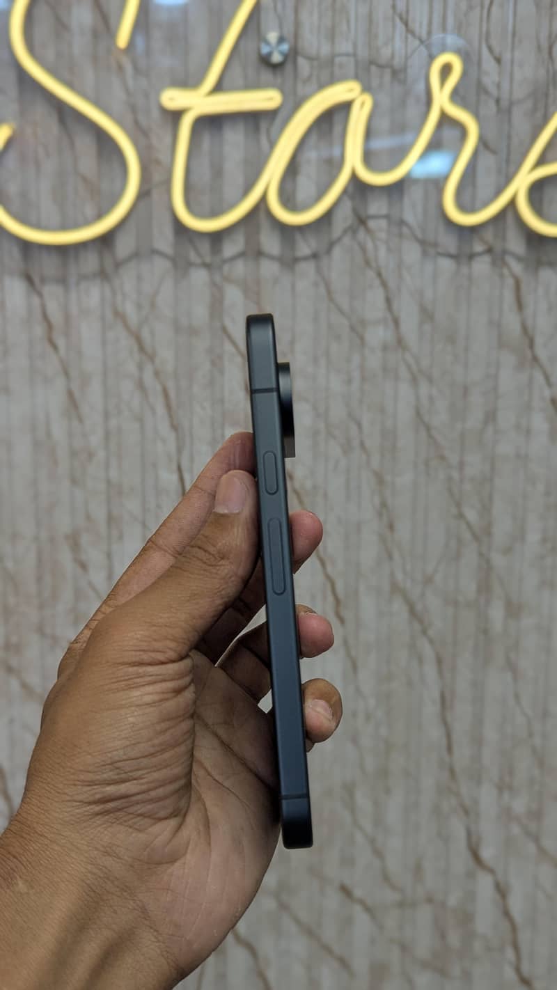 Google Pixel 10 4