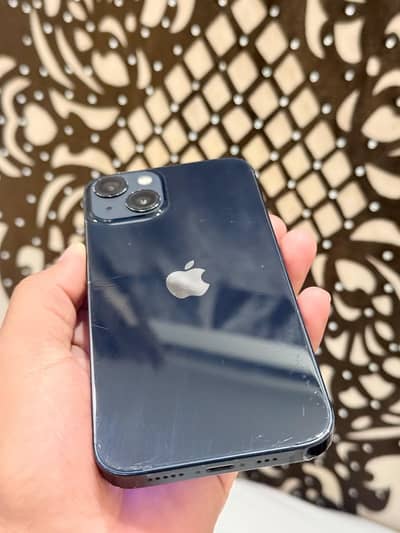 Apple iPhone 13