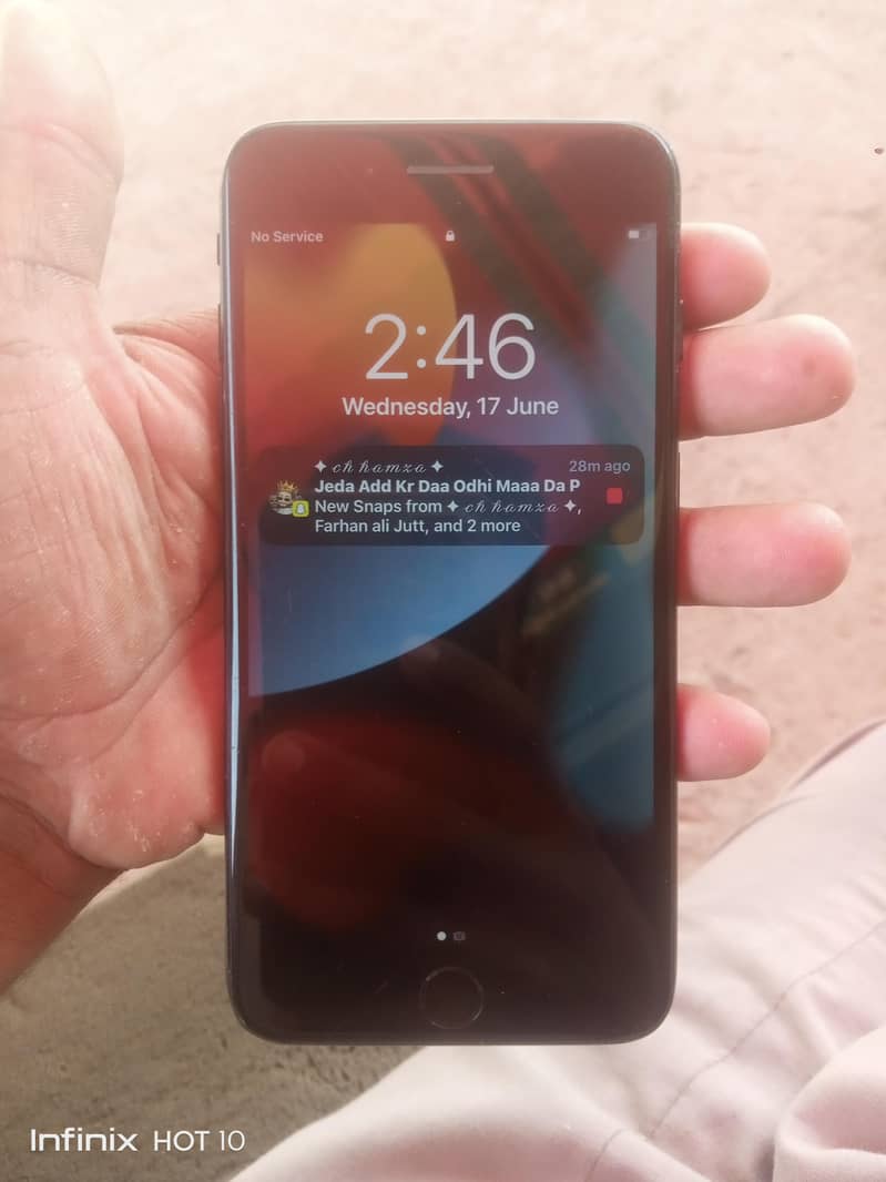 Apple iPhone 7 Plus 0