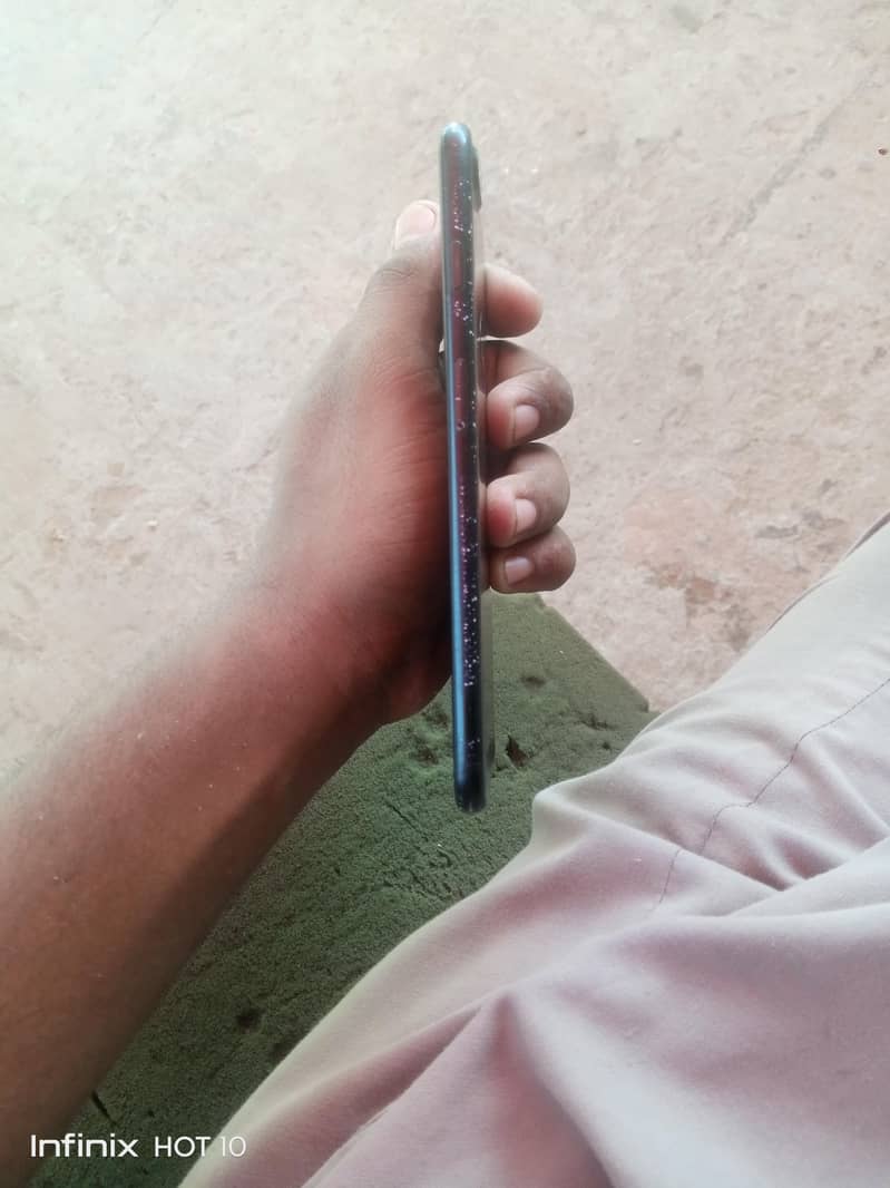 Apple iPhone 7 Plus 2