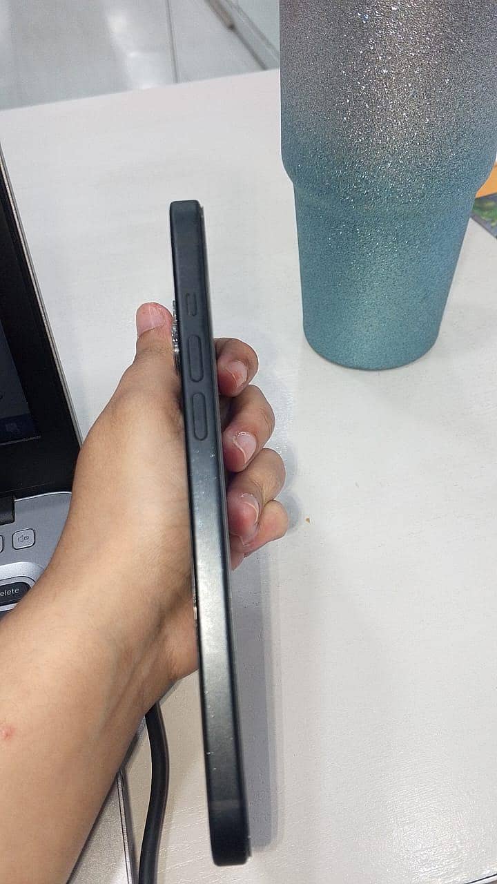 Apple iPhone 15 plus 3