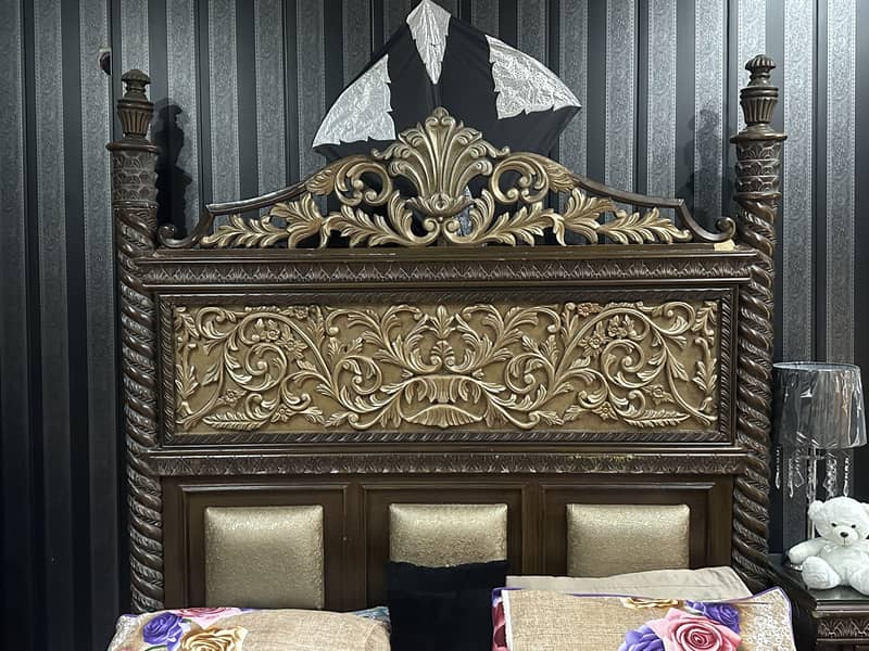 Authentic styled Bed set 0