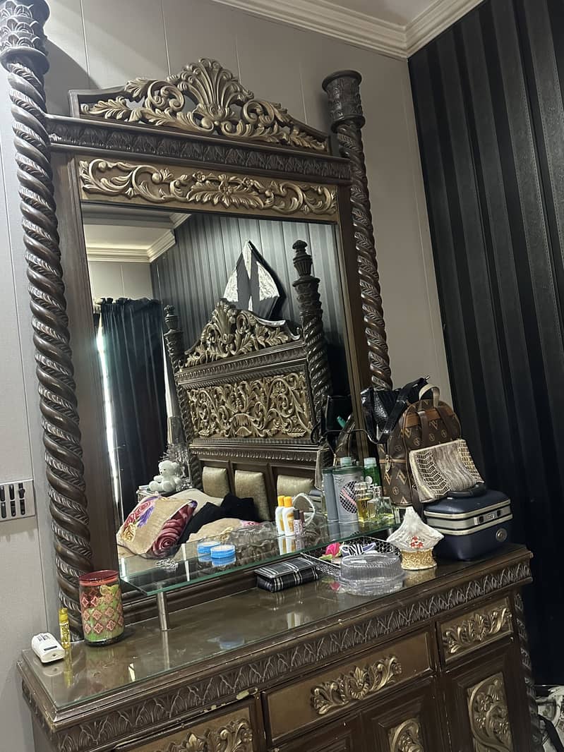 Authentic styled Bed set 1