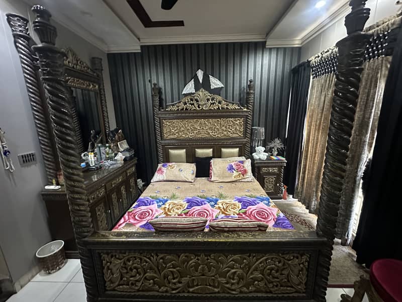 Authentic styled Bed set 3