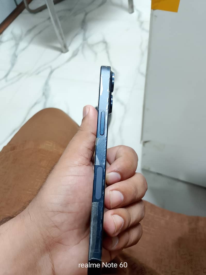 Apple iPhone 13 3