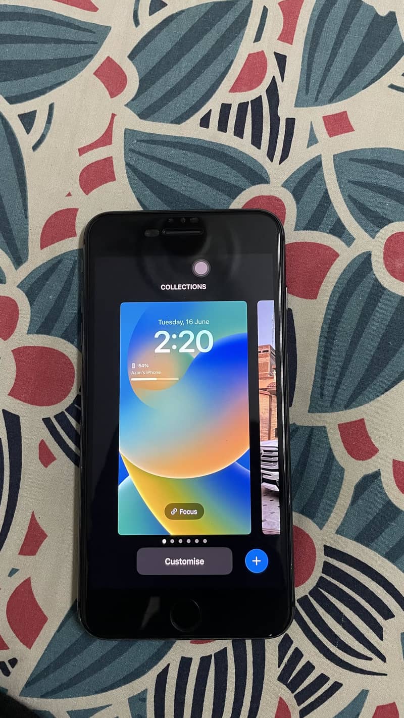 Apple iPhone 8 Plus 1