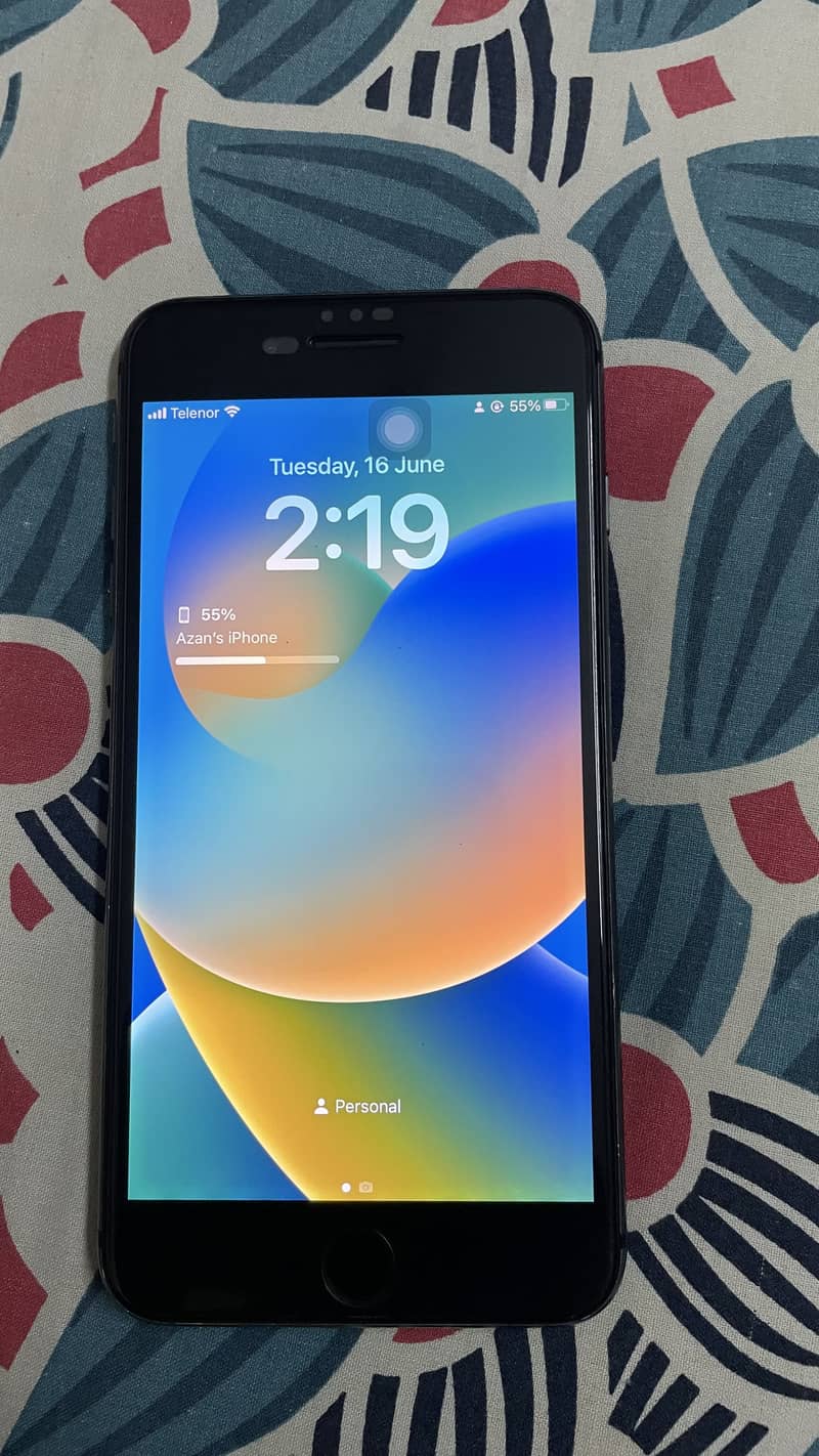 Apple iPhone 8 Plus 3