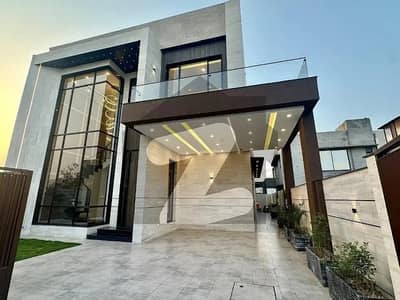 10 Marla House Available For Sale In Bahria Town Lahore