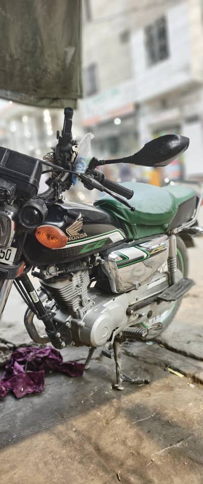 Honda 125 tanky tape