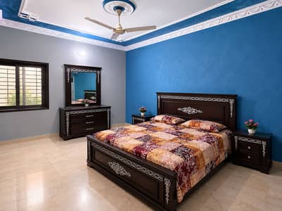 Wooden Bed King Size side tables and dressing table very good conditio
