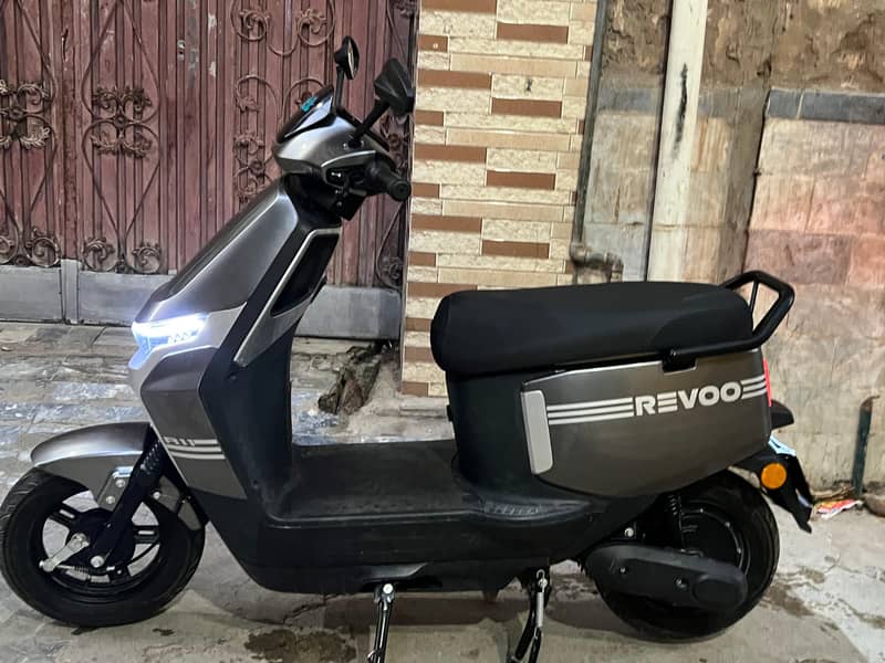 Revoo 5