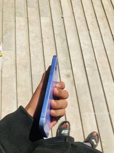 Apple iPhone 12