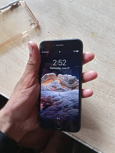Apple iPhone 7