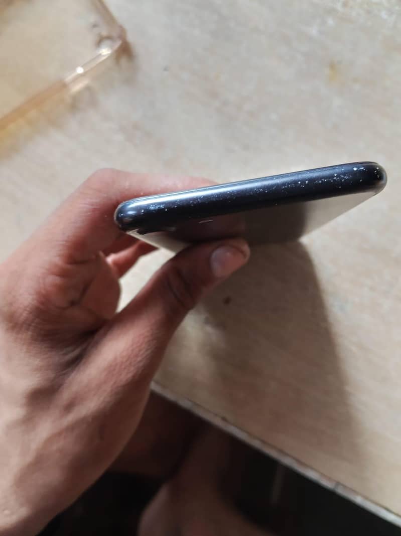 Apple iPhone 7 1