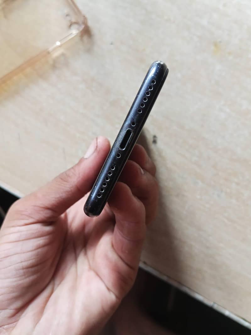 Apple iPhone 7 2