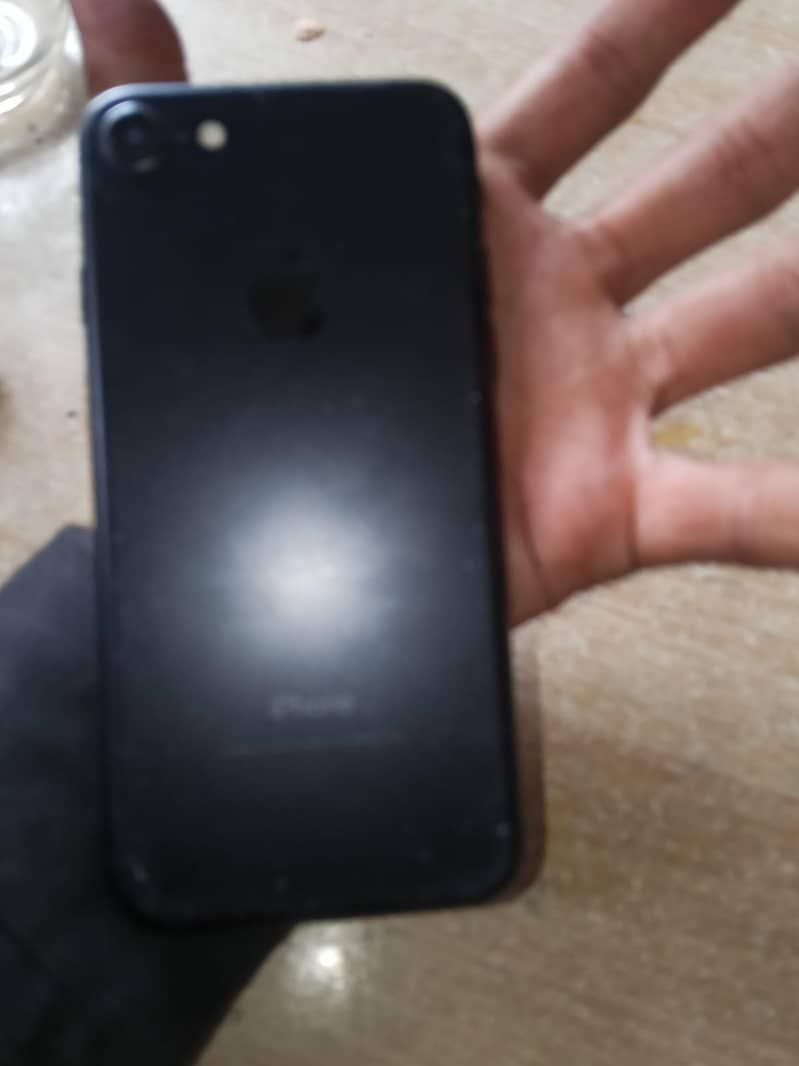 Apple iPhone 7 3