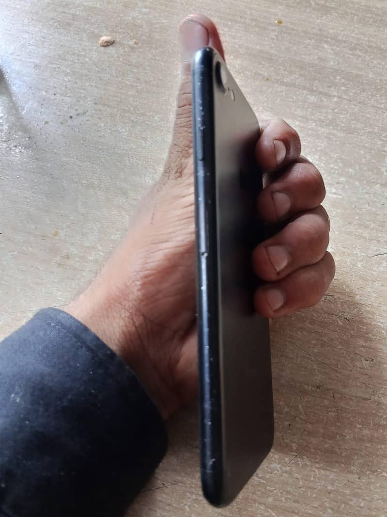 Apple iPhone 7 4