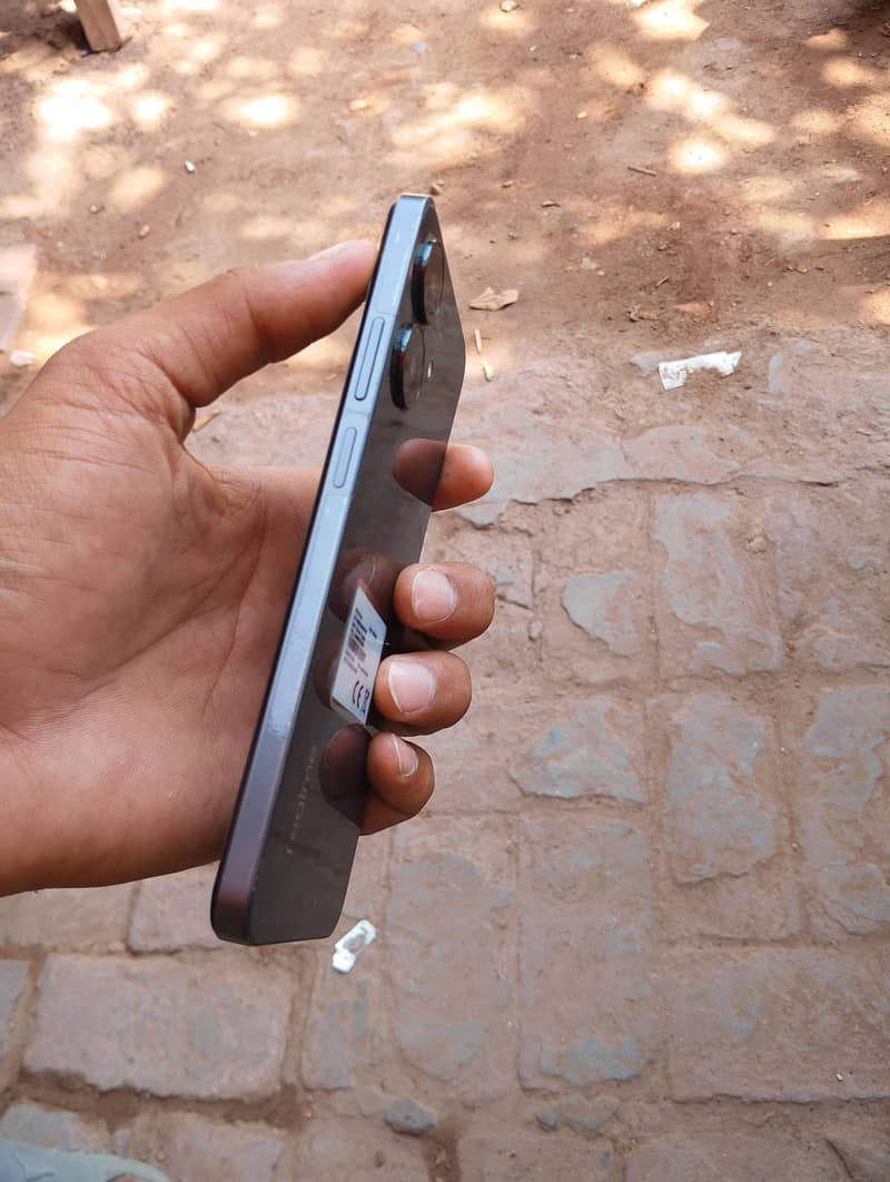 Realme Note 60 4