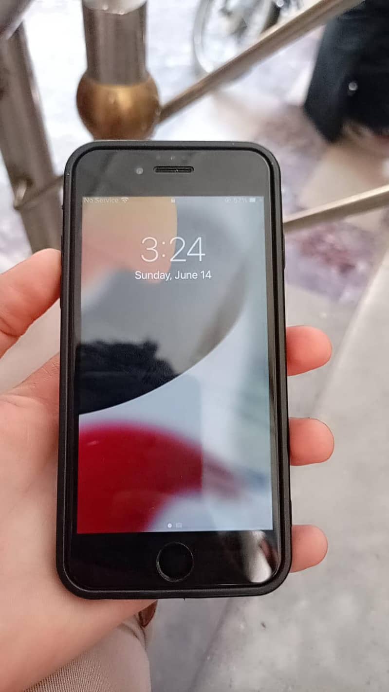 Apple iPhone 7 0