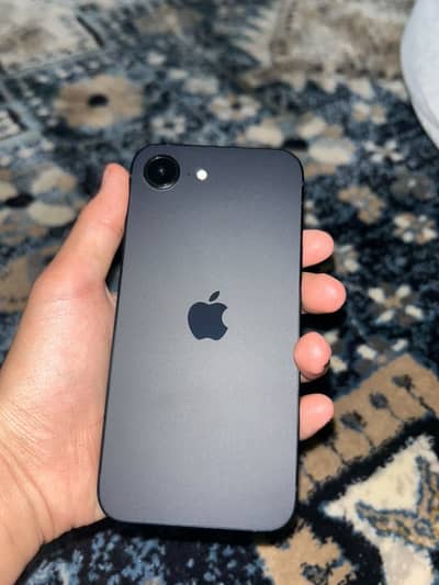 Apple iPhone 16e