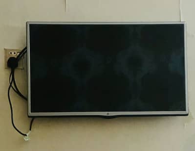 LG 32 inch LCD for sale