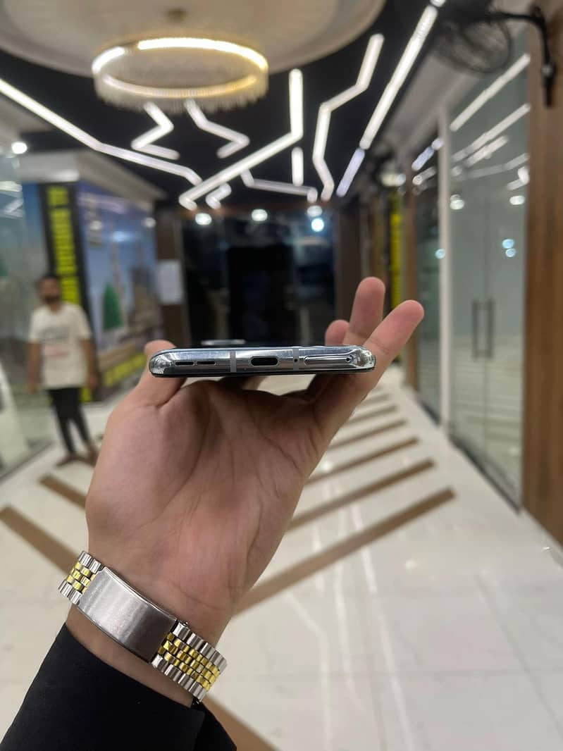 One Plus 8T 4