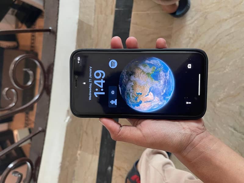Apple iPhone 11 3