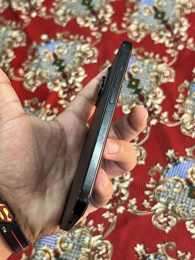 Apple iPhone 15 3