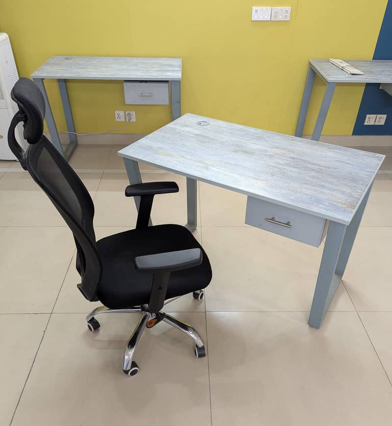 Office Tables / Workstations 4