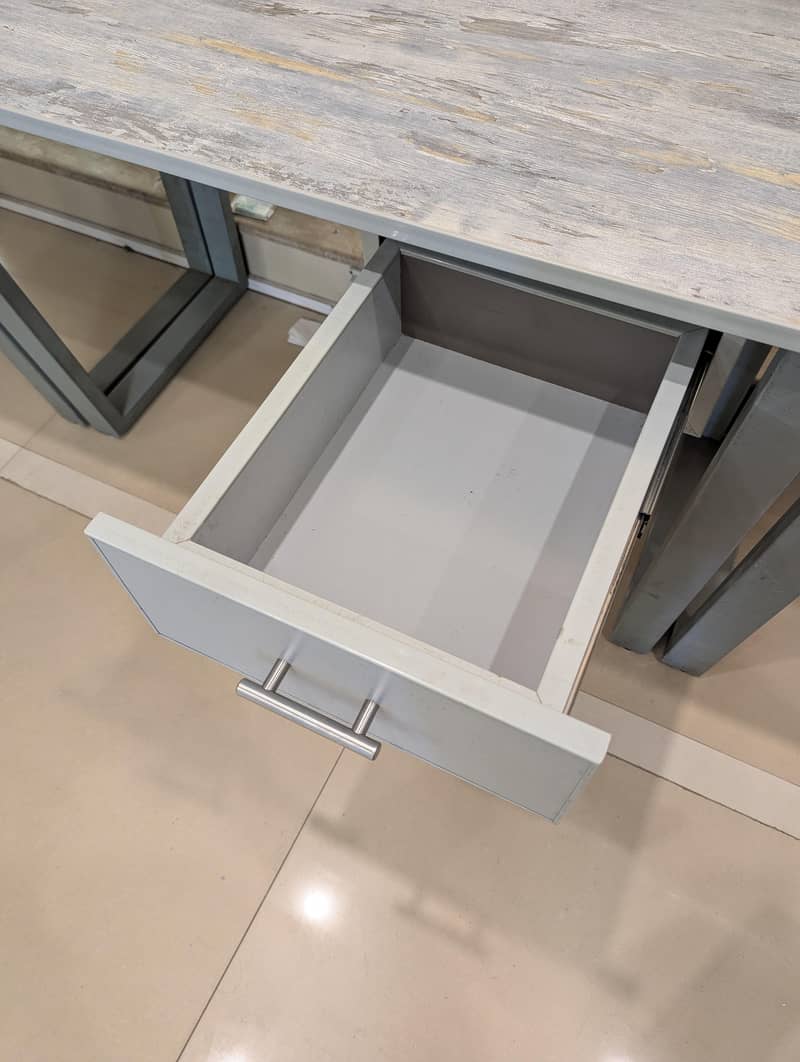 Office Tables / Workstations 2