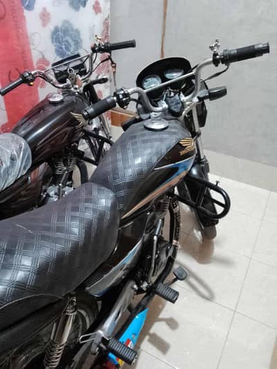 Honda deluxe 125 2007 model