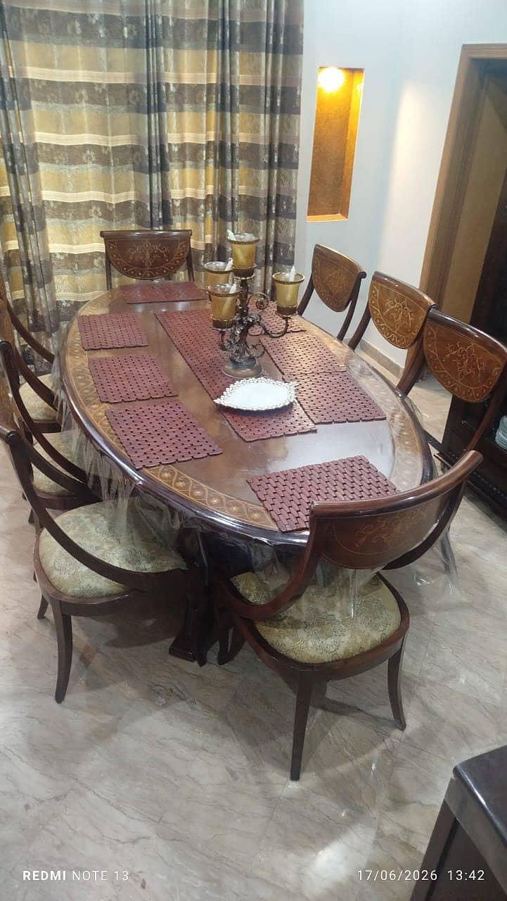 Dinning table 0