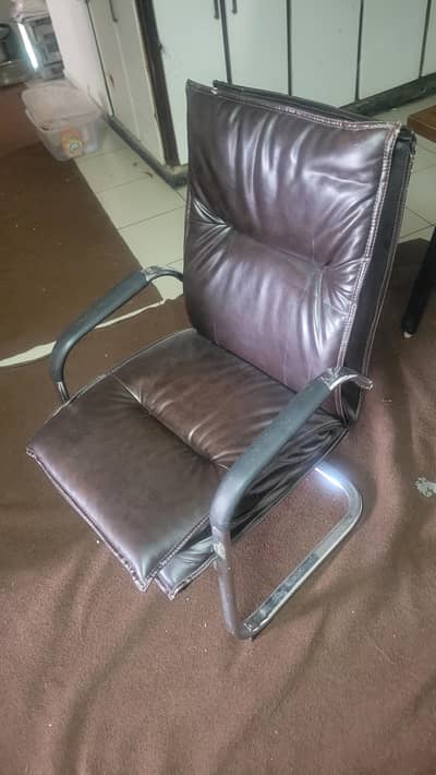 Comfortable Executive Office Chair / Visitor Chair