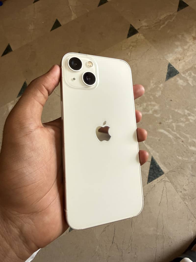 Apple iPhone 13 8