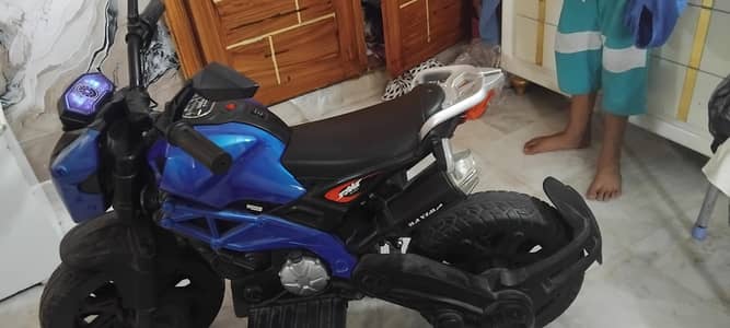blue colour rubber tyre