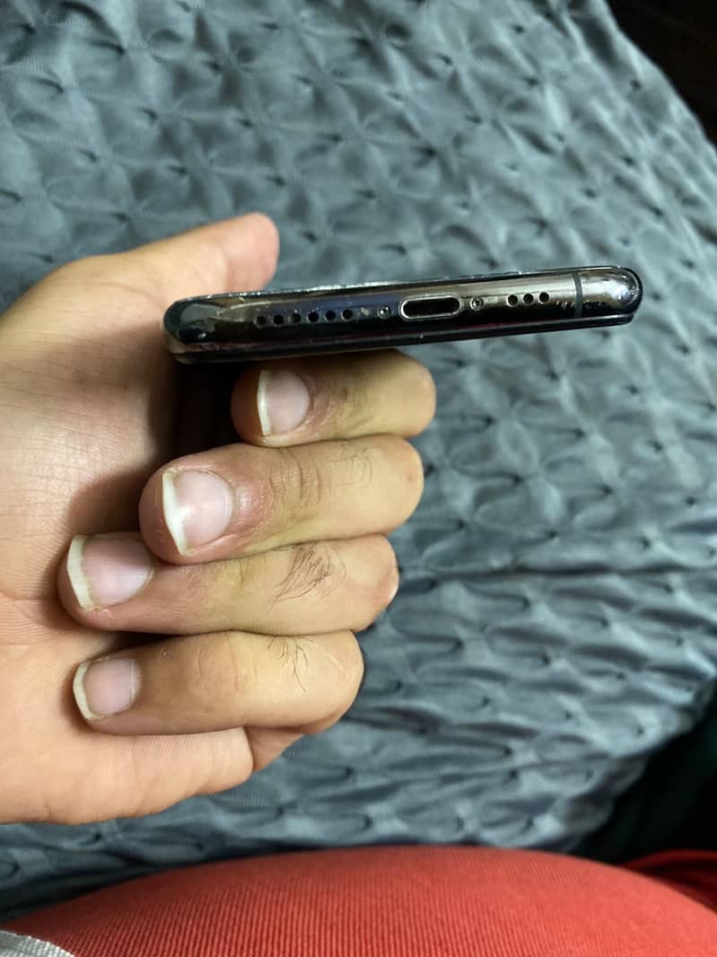 Apple iPhone 11 Pro 0